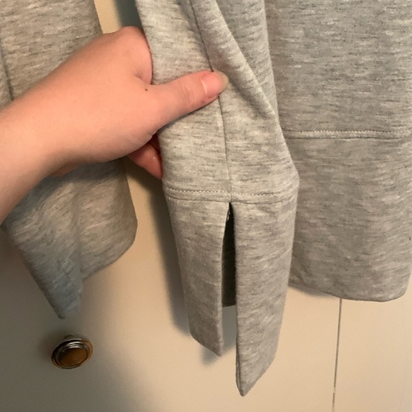 Yogalicious Light Gray Cowl Neck Oversized Sweater Size 1X - Picture 3 of 4